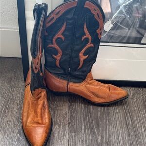 Women’s Western Boots in Black and Tan Leather Vintage babe! Vintage!